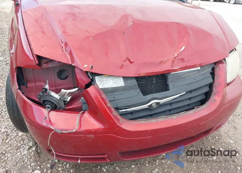 2006 Chrysler Town & Country из США, поврежденный, VIN 1A4GP45R86B760614